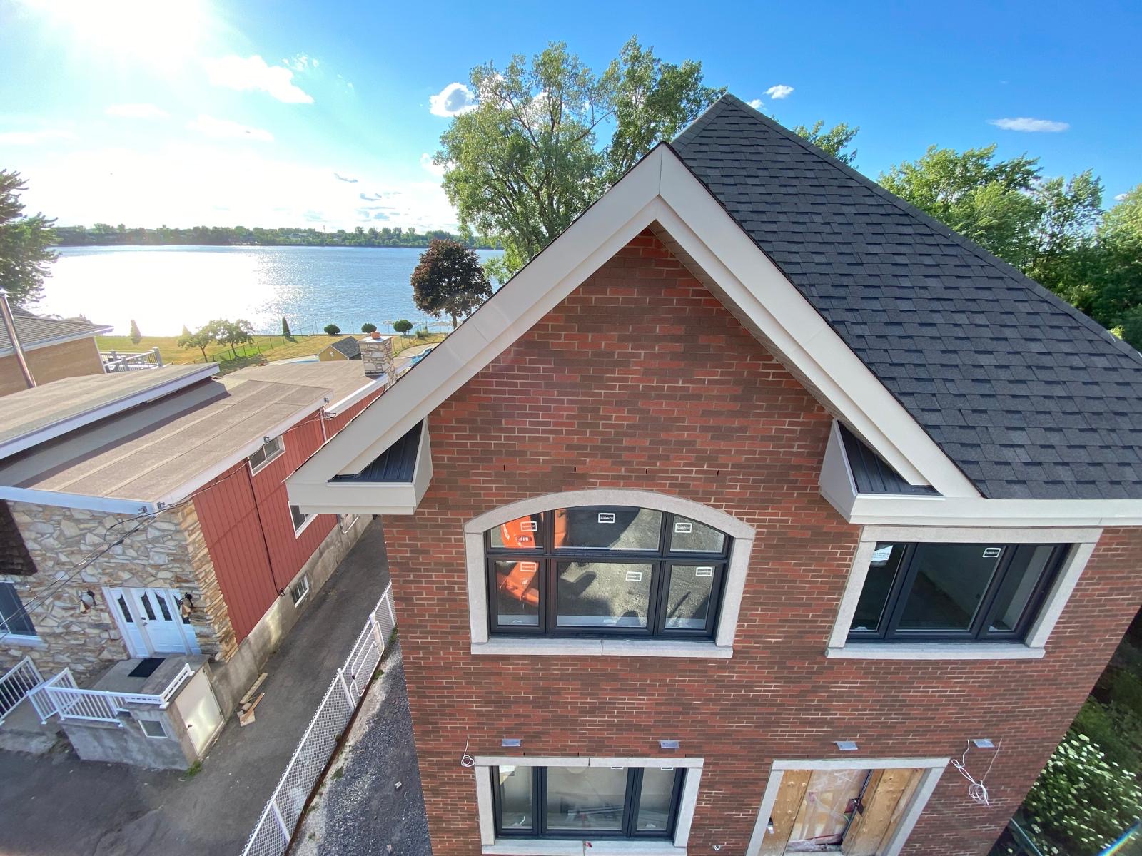 Lakefront custom home by Giram Construction, Greater Montreal